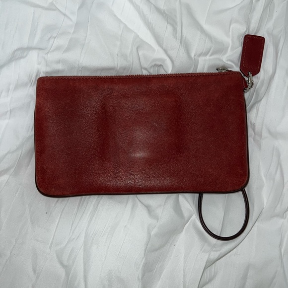 Coach Hamptons burgundy wristlet - Picture 2 of 5
